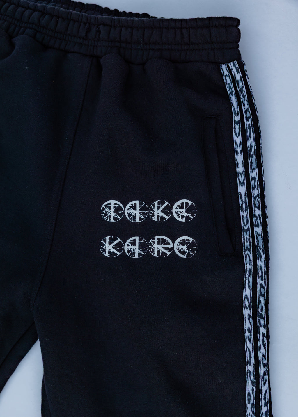 Take Kare Sweatpants(Black)